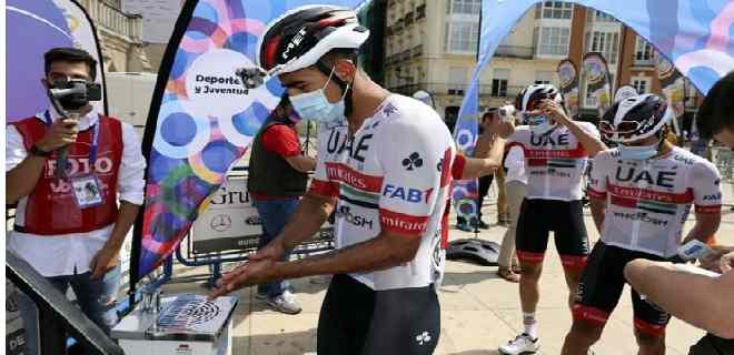 Tres corredores colombianos fueron aislados durante la Vuelta a Burgos