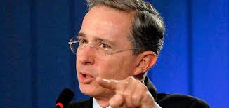 Uribe pide a la Corte Suprema hacer público su expediente por filtraciones