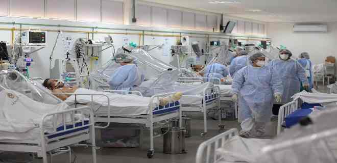 Aumentan hospitalizaciones y muertes por Covid-19 en EEUU