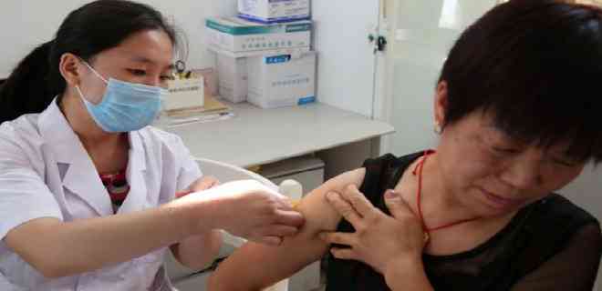 Ciudad china suaviza requisitos para vacuna contra el Covid-19