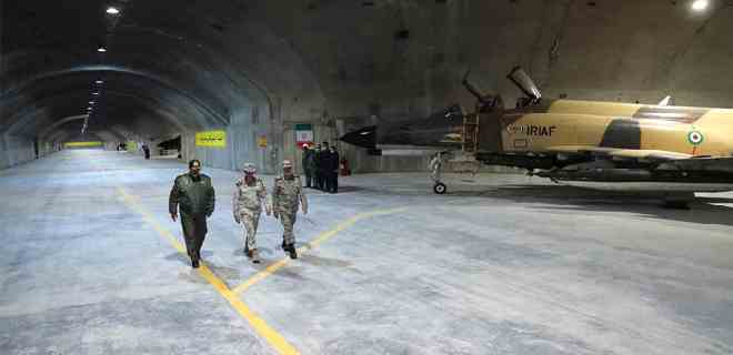 Irán desvela una nueva base aérea subterránea