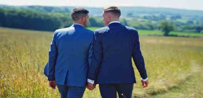Iglesia de Inglaterra aprueba bendecir, pero no casar, a parejas homosexuales