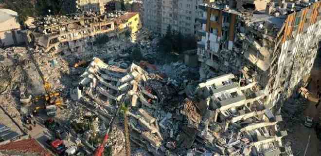 Suben a 25.880 los fallecidos turcos y sirios por terremoto