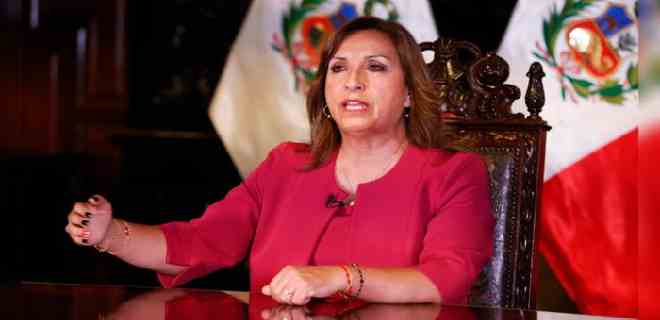 Boluarte cita a los líderes políticos para abordar la crisis de Perú