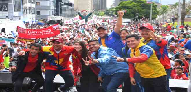 Jóvenes chavistas pidieron «fin de las sanciones»