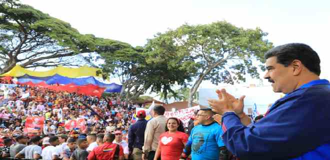 Maduro anuncia creación de un programa para apoyar a la juventud