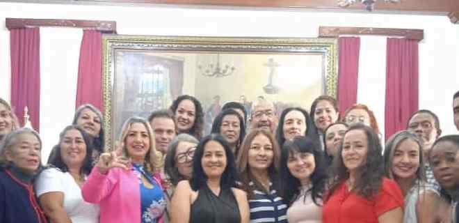 Alcalde Jesús Araque homenajeó los Maestros Municipales