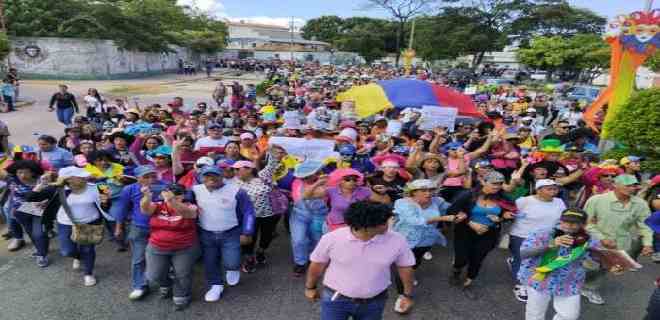 Colmadas se vieron las calles de Cumaná por protesta de docentes