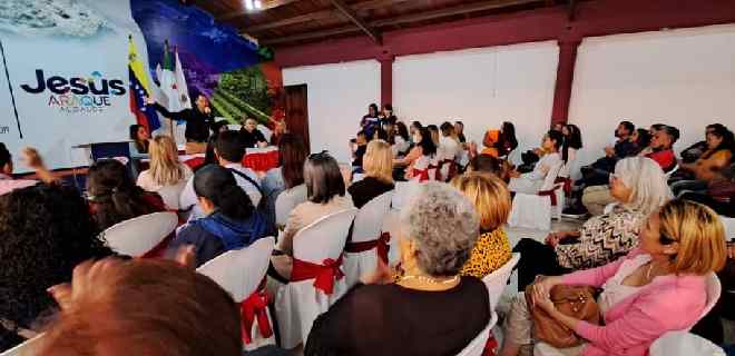 Alcalde Jesús Araque reguló Bono contra la Guerra Económica al personal de Educación Municipal