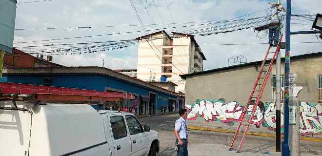 Gobernación instaló wifi gratis en Boulevard «Don Tulio Febres Cordero»