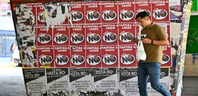 El «No» se consolida en el referéndum en Ecuador