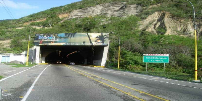 Habilitan paso por los túneles de Mérida