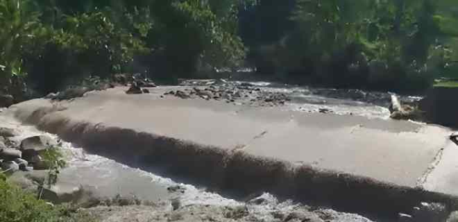A pesar de las lluvias Aguas de Mérida continúa las labores de limpieza del dique del río Caña Brava