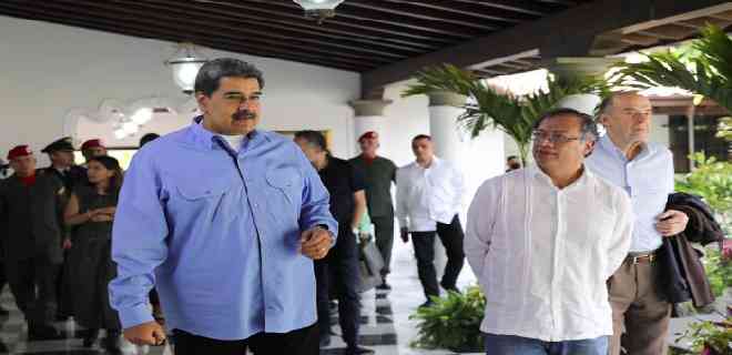 Maduro recibe a Petro por tercera vez en Caracas para «reunión de trabajo»