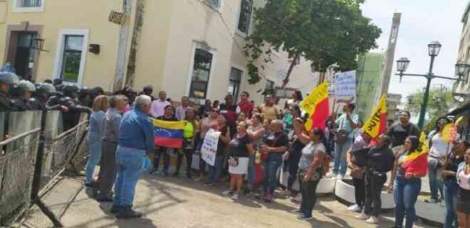 +VIDEO | Policías intentaron impedir protesta de docentes en Apure