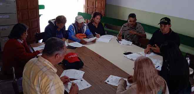 Alcalde Jesús Araque forma a consejos comunales sobre sistema Sinco