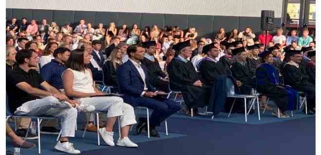 Nadal gradúa a sus alumnos junto a Iga Swiatek y felicita a Djokovic