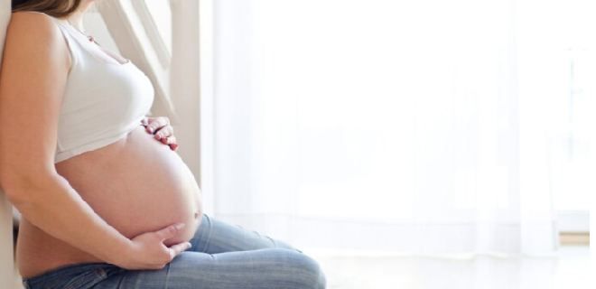 Reportan una «lenta reducción» en la tasa de embarazos en adolescentes