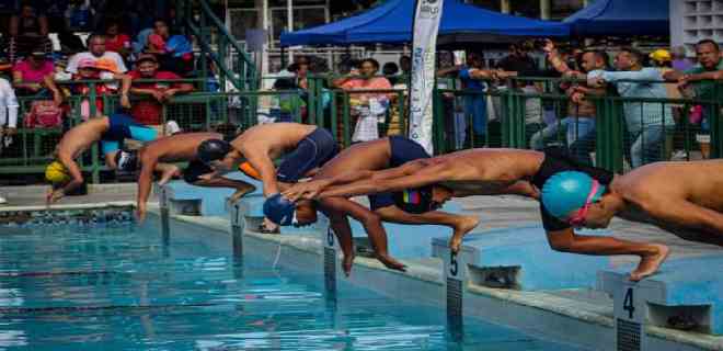 Primera Copa Sprint Mantarrayas destaca el talento de nadadores venezolanos