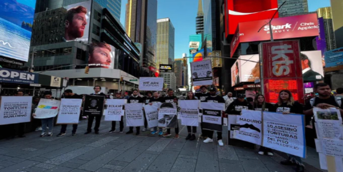 Reclaman en Times Square el cierre de los «centros de tortura» en Venezuela