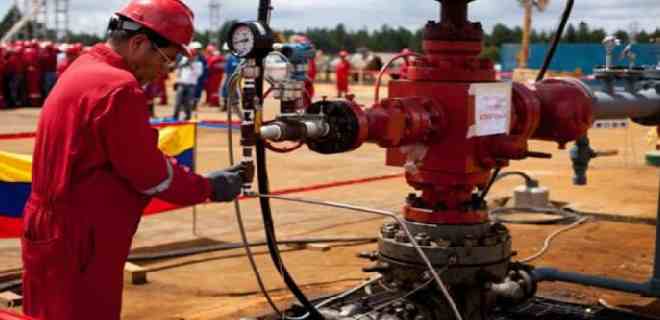 Producción petrolera de Venezuela podría caer 30% por las sanciones