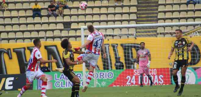 Estudiantes de Mérida fue sorprendido en su debut en la Liga FUTVE 2024