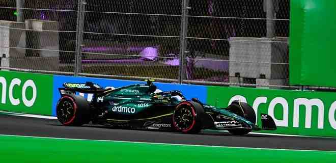 Alonso acelera en prácticas para el GP saudí
