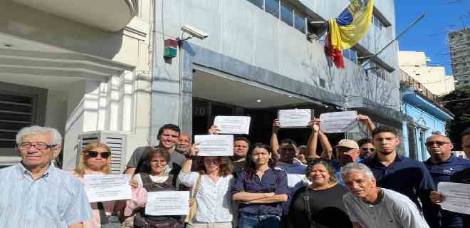 Venezolanos en Argentina protestaron por retrasos en la jornada del RE