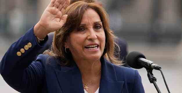 Congresistas peruanos presentan moción de destitución contra Boluarte