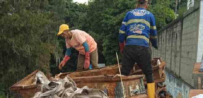 Alcalde Jesús Araque realizó operativo especial de limpieza en Cementerios Municipales