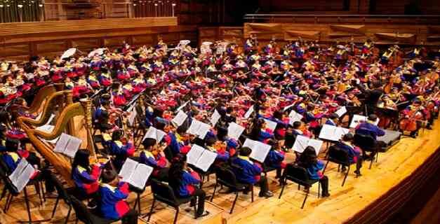 Sistema de Orquestas va por su segundo récord Guinness