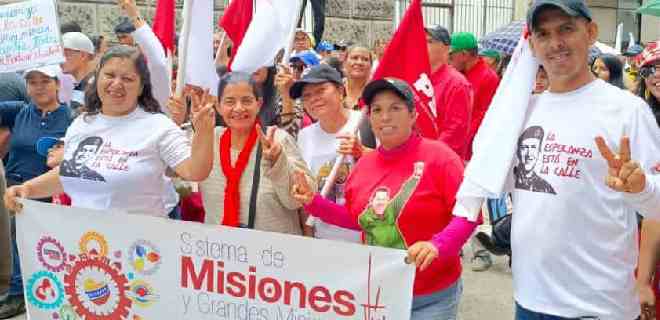 Área social de la Gobernación de Mérida marchó en rechazo al bloqueo económico